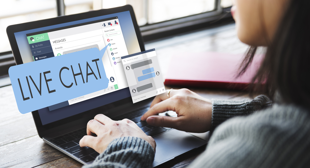 Shutterstock_414383275  Live Chat Chatting Communication Digital Web Concept